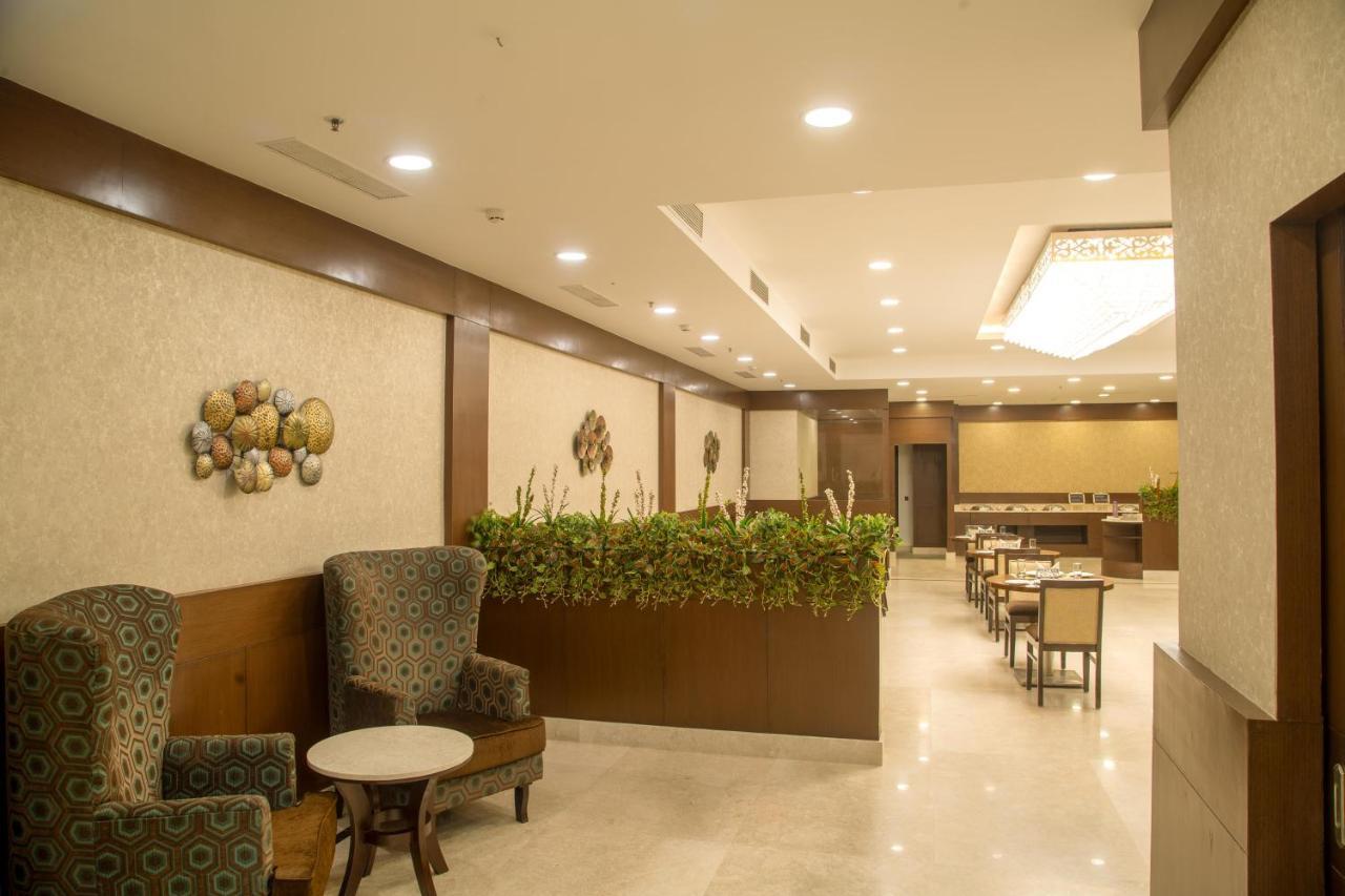 Lemon Tree Hotel, Noida Exterior foto
